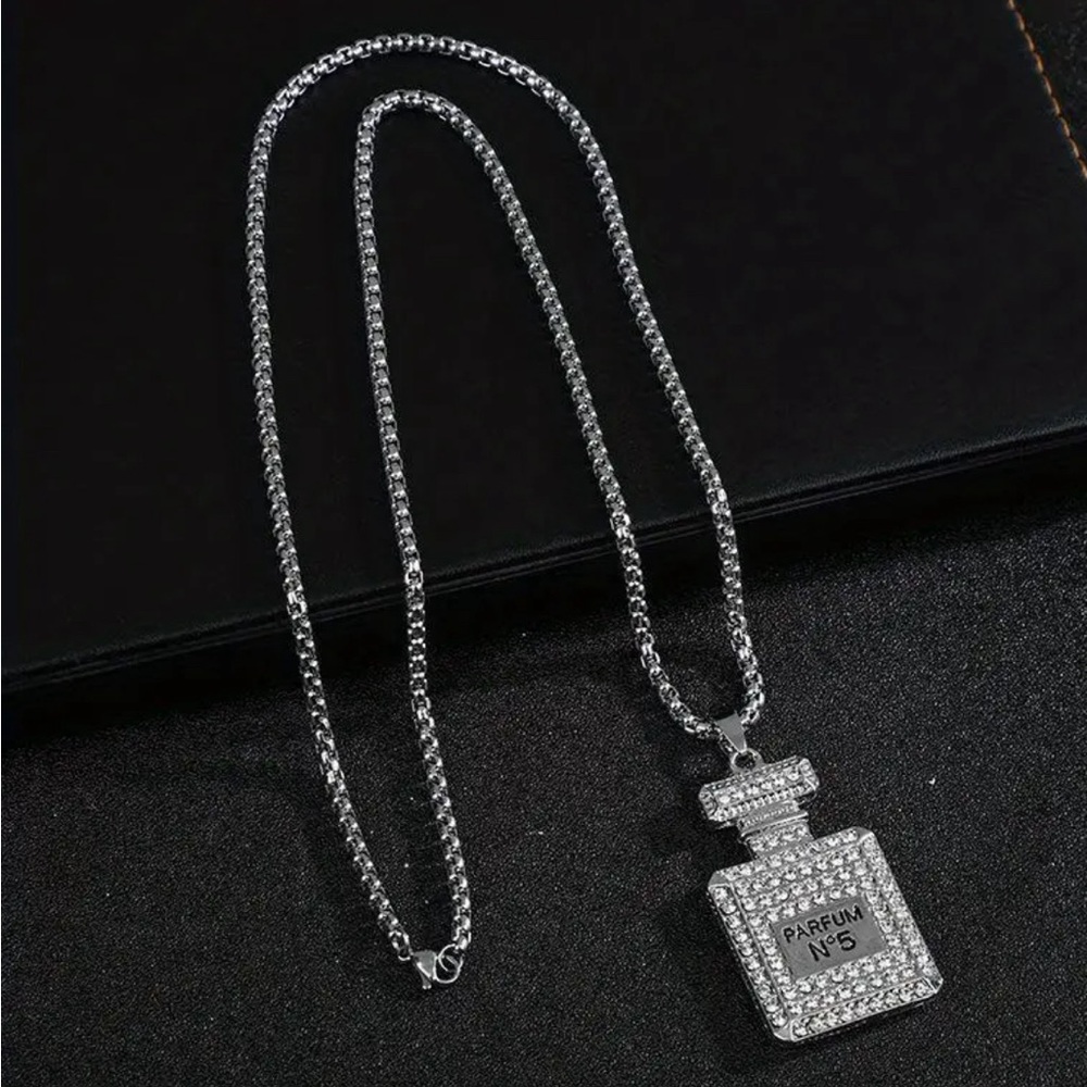 Unisex N 5 Parfum Rhinestone Inlaid Silver Tone Necklace +Free Gift